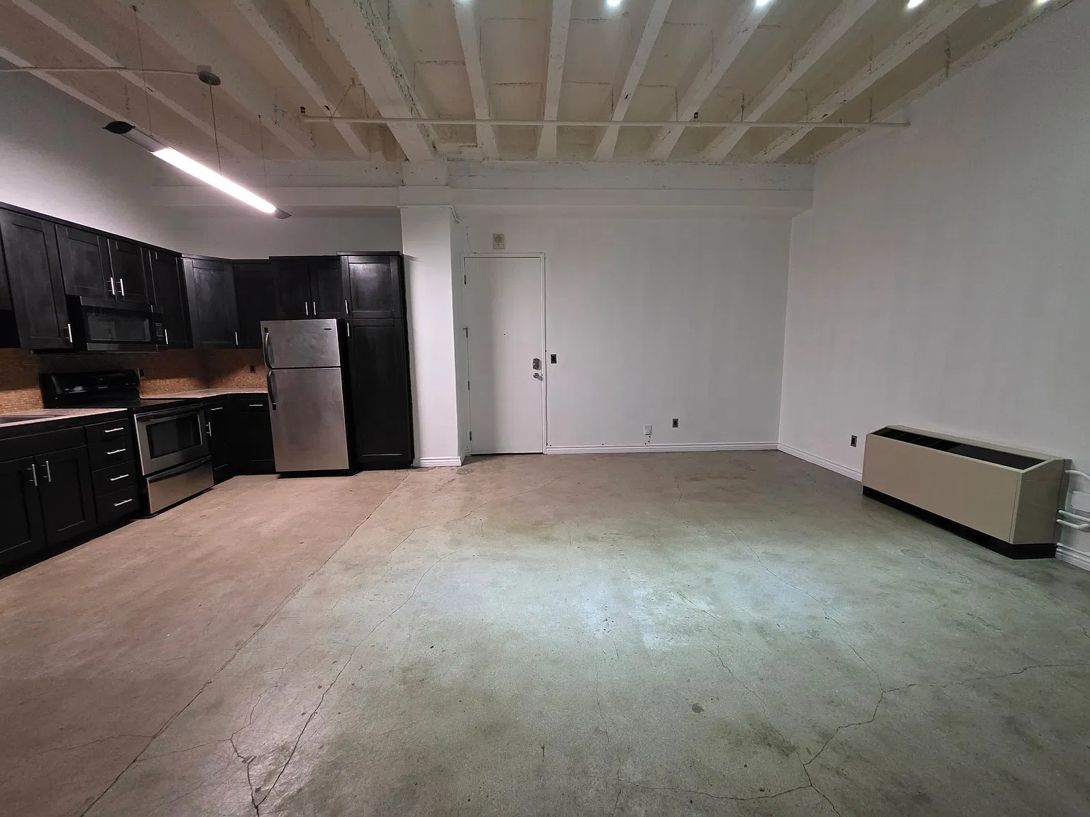 Studio, 600 sqft, $1,600 — Photo 3