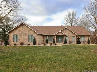17 Lindenwood Dr, Collinsville, IL 62234