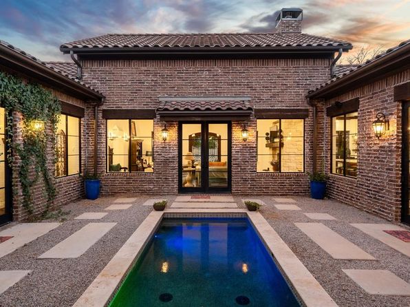 325 Vineyard Ln