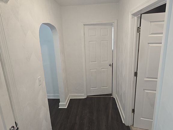 2nd image of 2830 Hollister Ave
