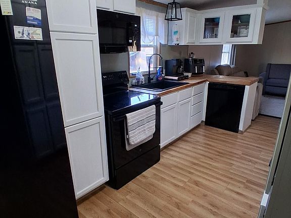 3rd image of 8937 Sanders Rd