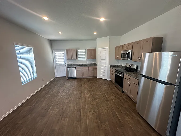 2709 Derwent Dr — Photo 5