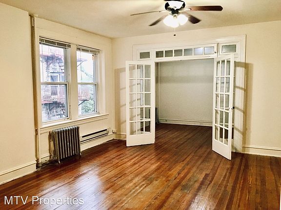 3rd image of 307 Dolphin St Unit 3-F