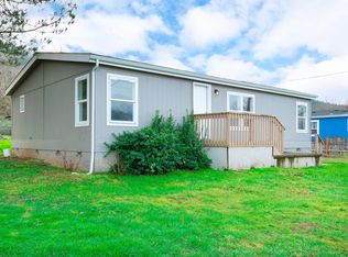 1022 Hill St, Myrtle Creek, OR 97457
