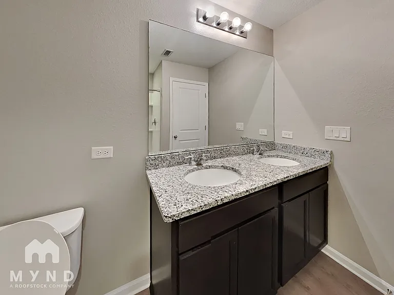 785 Henley Ct — Photo 10