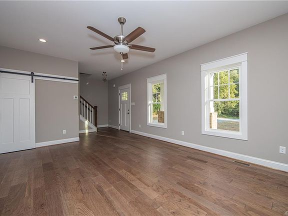 3rd image of 3054 Huguenot Trl