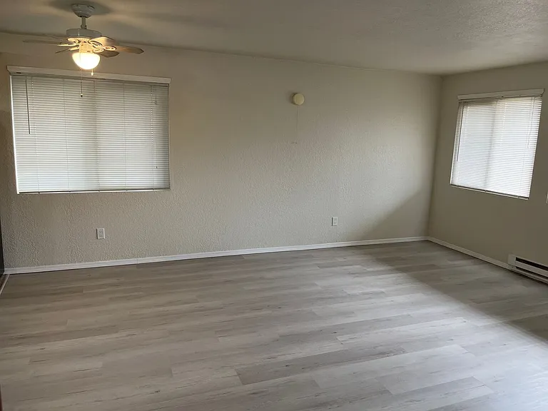 Skandi Villa in Edmonds | Boutique Apartments with Modern Touches | 1 MONTH FREE! — Photo 21