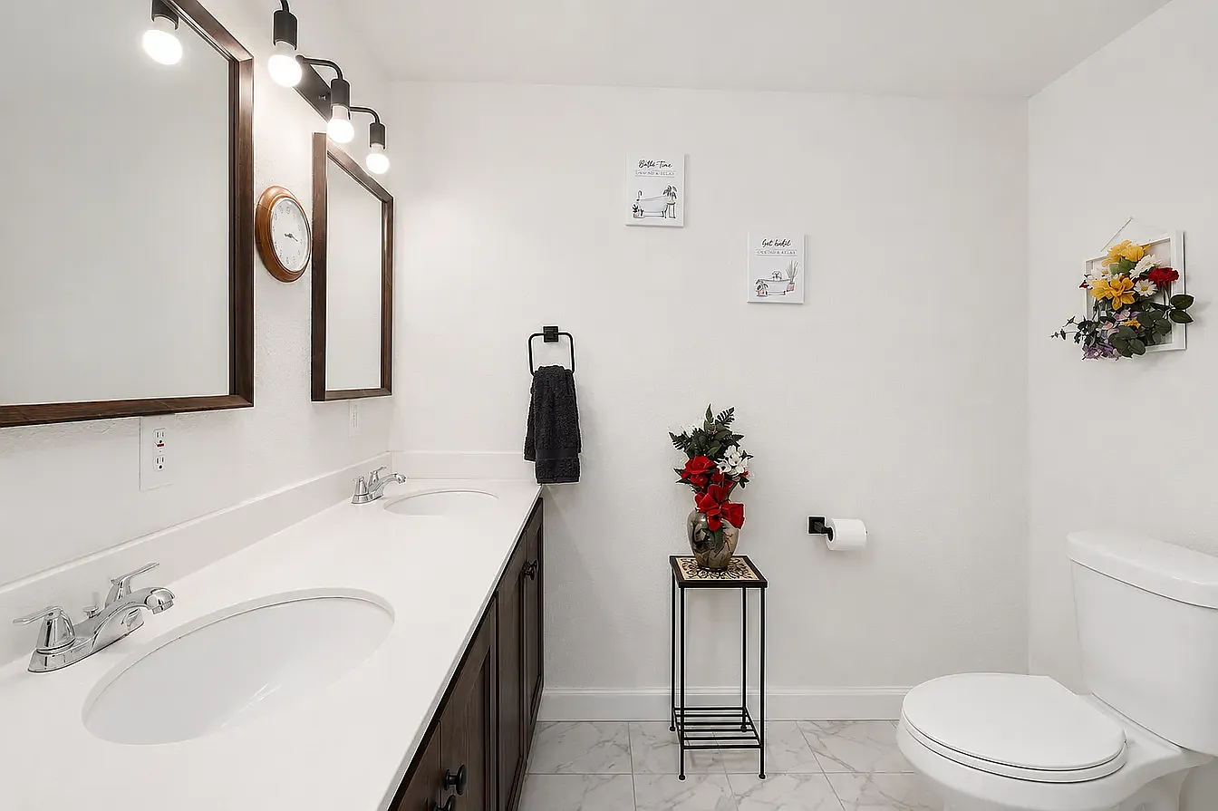 3 bed, 1041 sqft, $1,785 — Photo 3