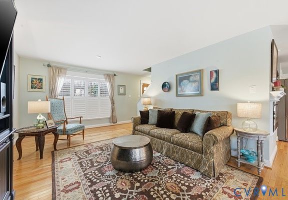 2nd image of 2503 Bucknell Ln