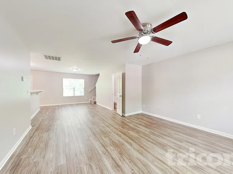 4915 Magnasco Ln — Photo 4