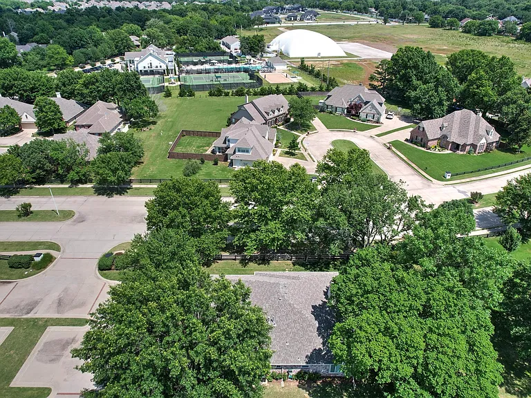 412 N Forest Ridge Blvd — Photo 40
