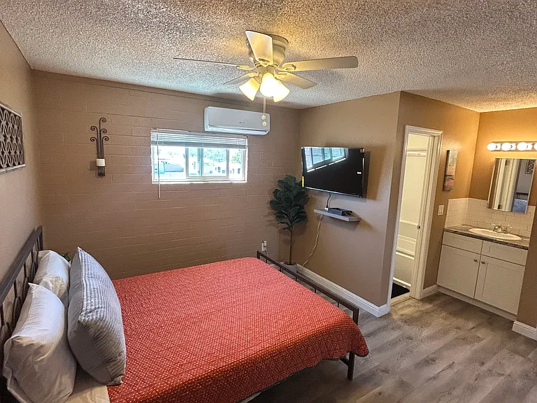 455 Moser Ave #23 — Photo 3