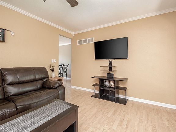 4th image of 1135 Golden Valley Dr