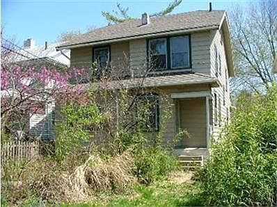 2nd image of 245 Wroe Ave
