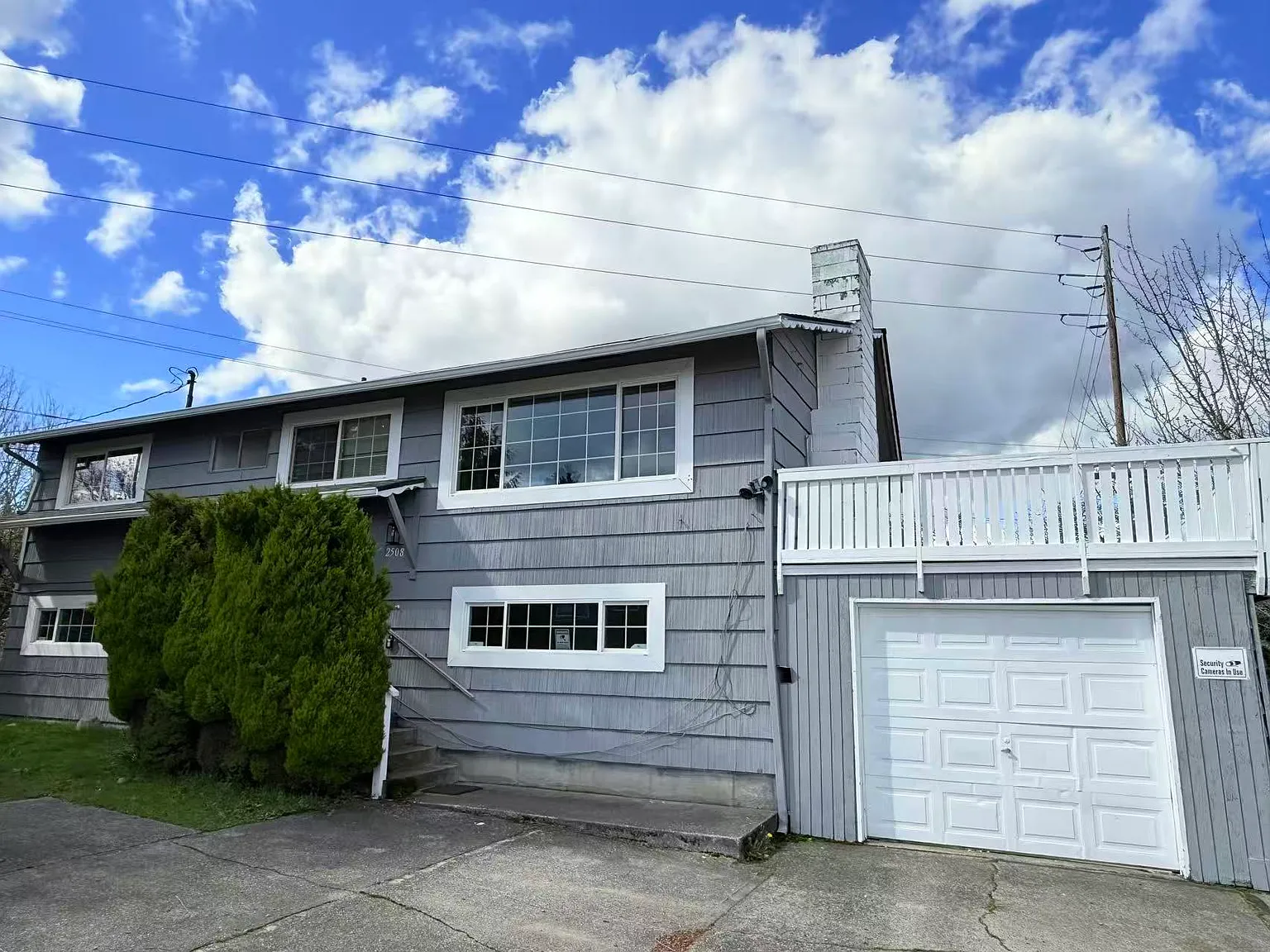 4 bed, 2020 sqft, $3,000 — Photo 1