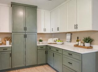 5593 Galaxy Dr, Crestview, FL 32539