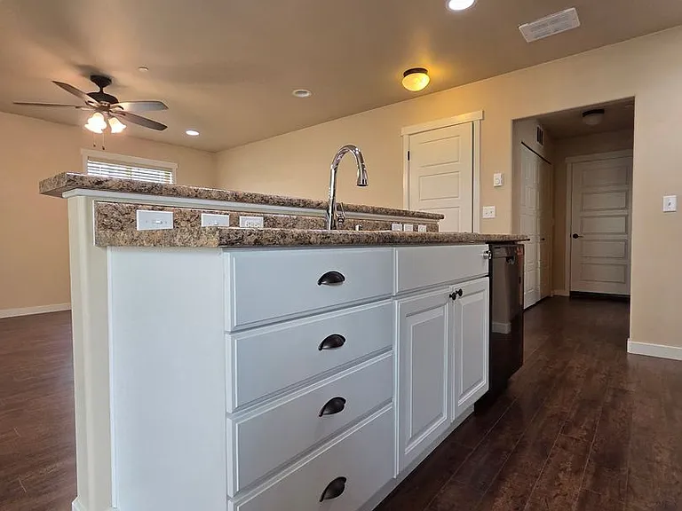 1344 Sinclair Dr — Photo 7
