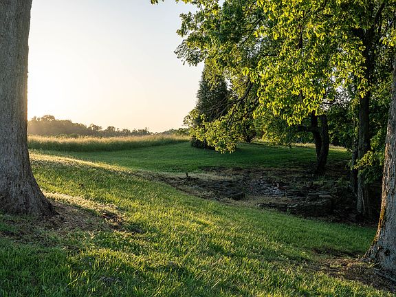 39th image of 3210 Morel Rd