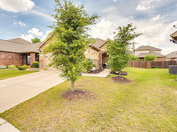3rd image of 2721 Houston Wood Dr