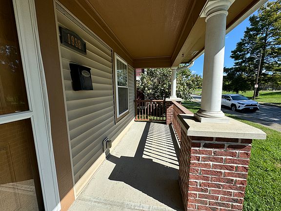 3rd image of 1938 Park Ave