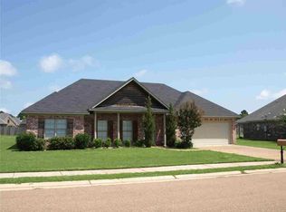 102 Dundee Cv, Clinton, MS 39056