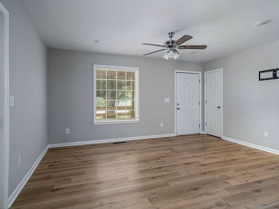 4th image of 2601 5th Ave E