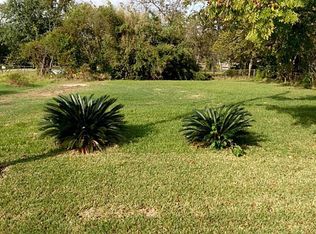 230 Dwire Dr, La Porte, TX 77571