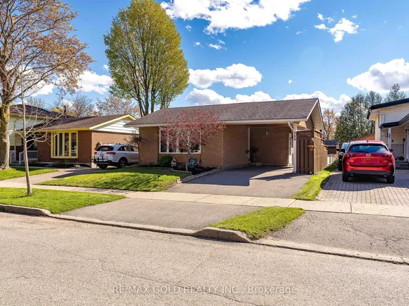 380 Grangewood Dr W, Waterloo, ON N2K 2E6