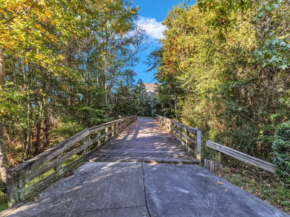 617 Woodson Dr, Clayton, NC 27527