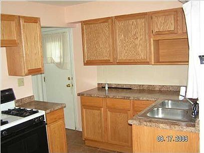 2nd image of 222 Wesley St SE