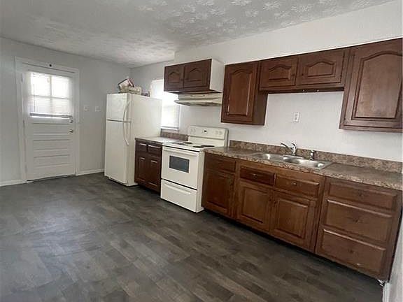 2nd image of 227 E Bruce Ave