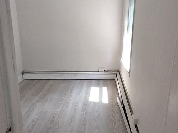 4th image of 38 Jefferson St Floor 2