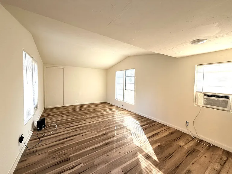 8115 Tolles Dr — Photo 3
