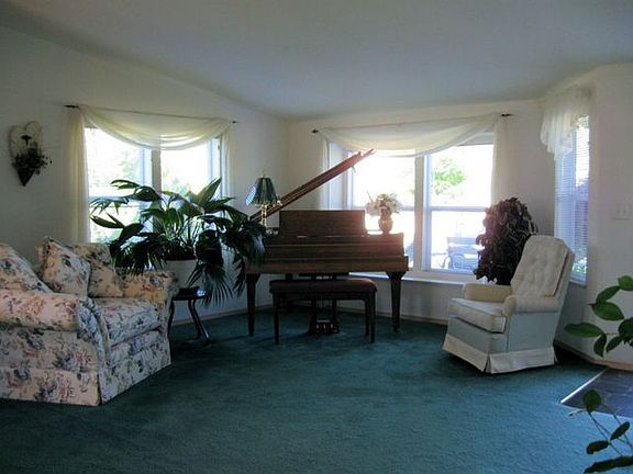 5th image of 42645 Eagle Nest Ct N
