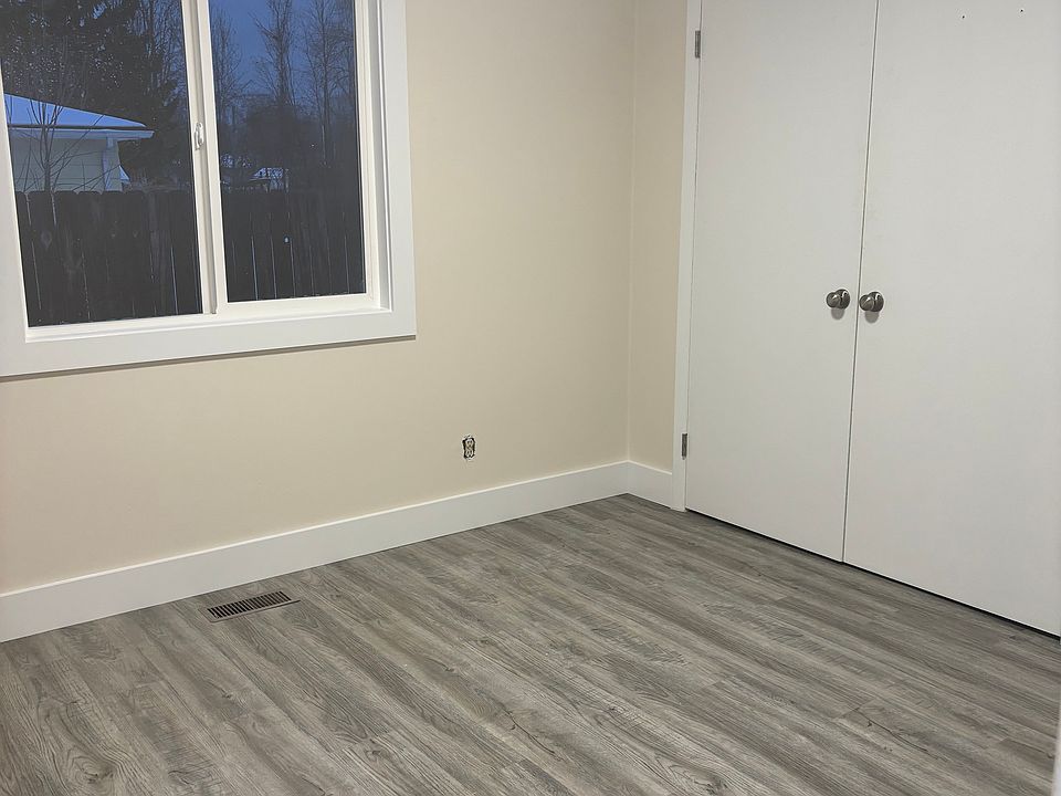 1st image of 136 Botsford St
