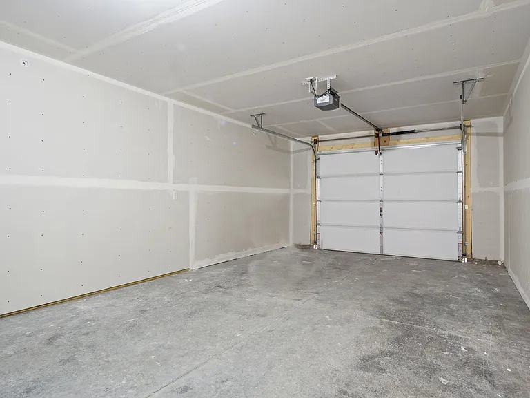 786 Peregrine Cir — Photo 100