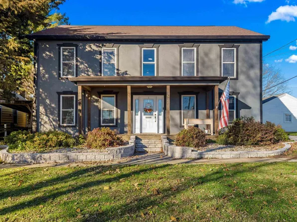 107 Zinser Pl, Washington, IL 61571