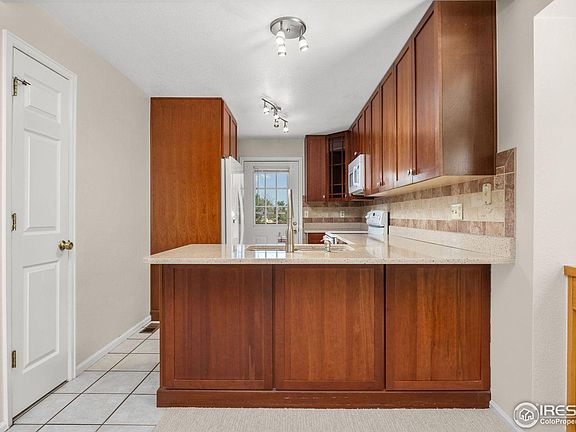 4th image of 253 W Cedar Way
