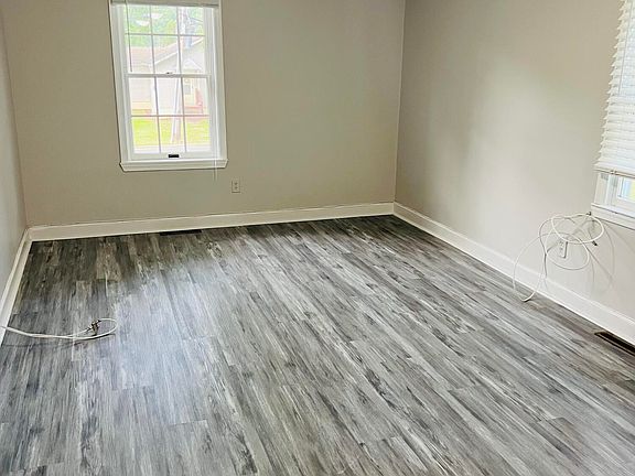 5th image of 36 Mundy Ave