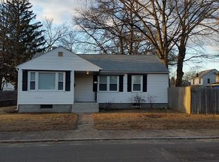 154 Victoria St, Springfield, MA 01104