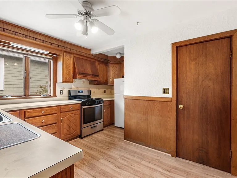 74 Woods Ave #2 — Photo 8