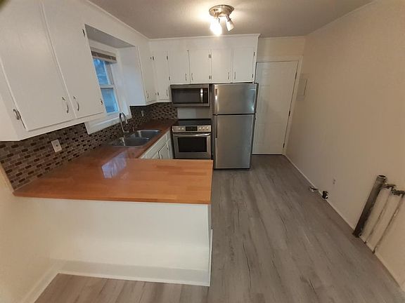 3rd image of 2558 Amber Crest Dr