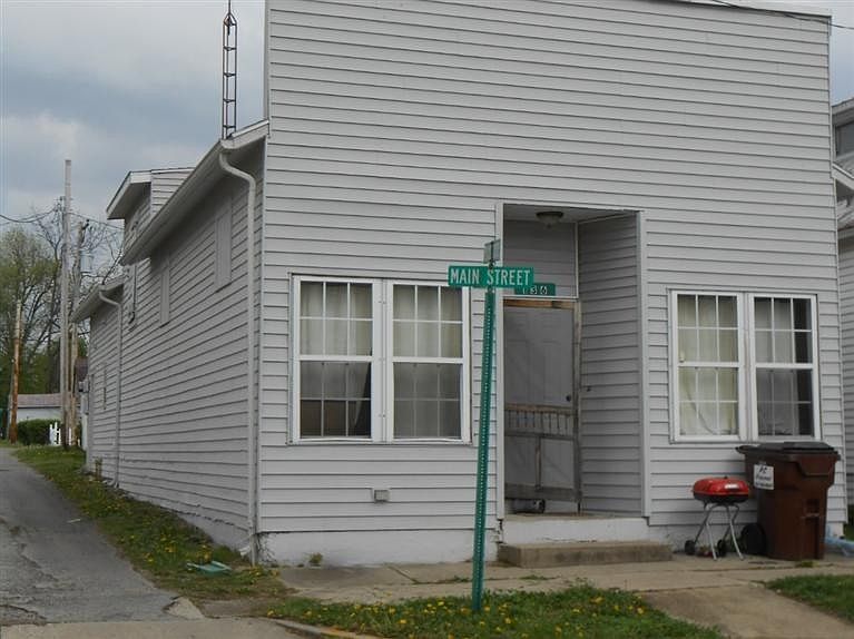 2nd image of 136 N Main St