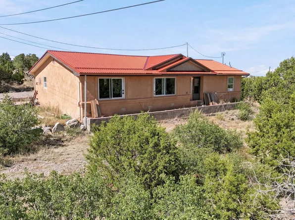 2 Walker Ct, Edgewood, NM 87015
