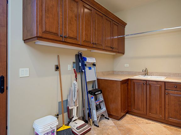 4th image of 3242 Lucinda St