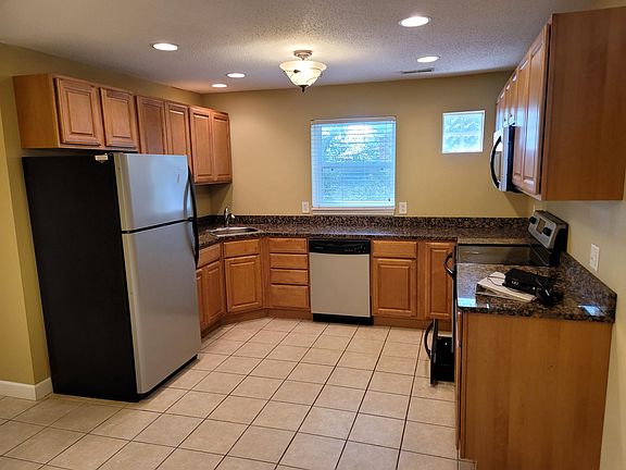 3rd image of 301 N Lorimier St APT 8