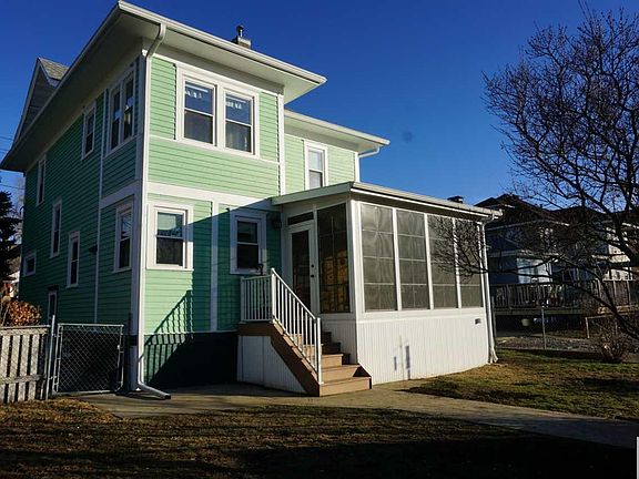 3rd image of 3329 Jackson St