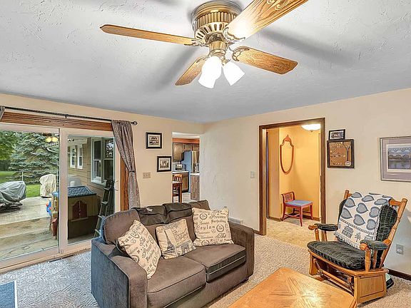 2nd image of 3635 Glenbrooke Ln