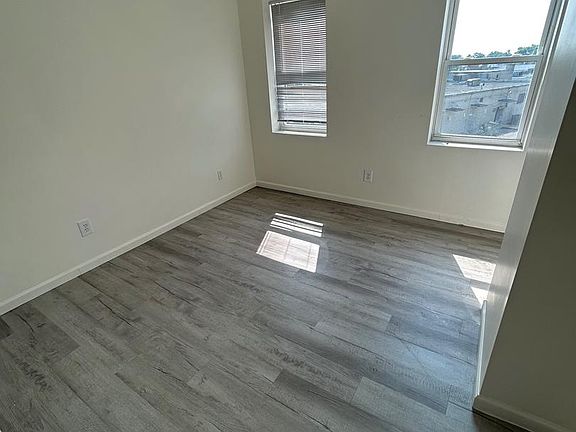 5th image of 2512 Frederick Ave