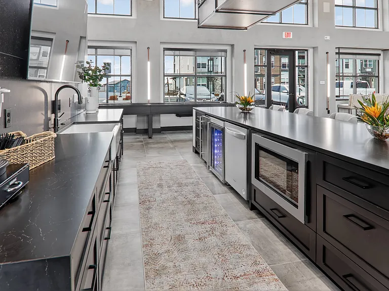 The Logan Luxury Apartments — Photo 12
